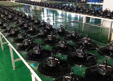 200 وات میله نصب یوفو چراغ های خلیج با قدرت بالا، DALI، PIR، 1-10 ولت کم نور موجود است